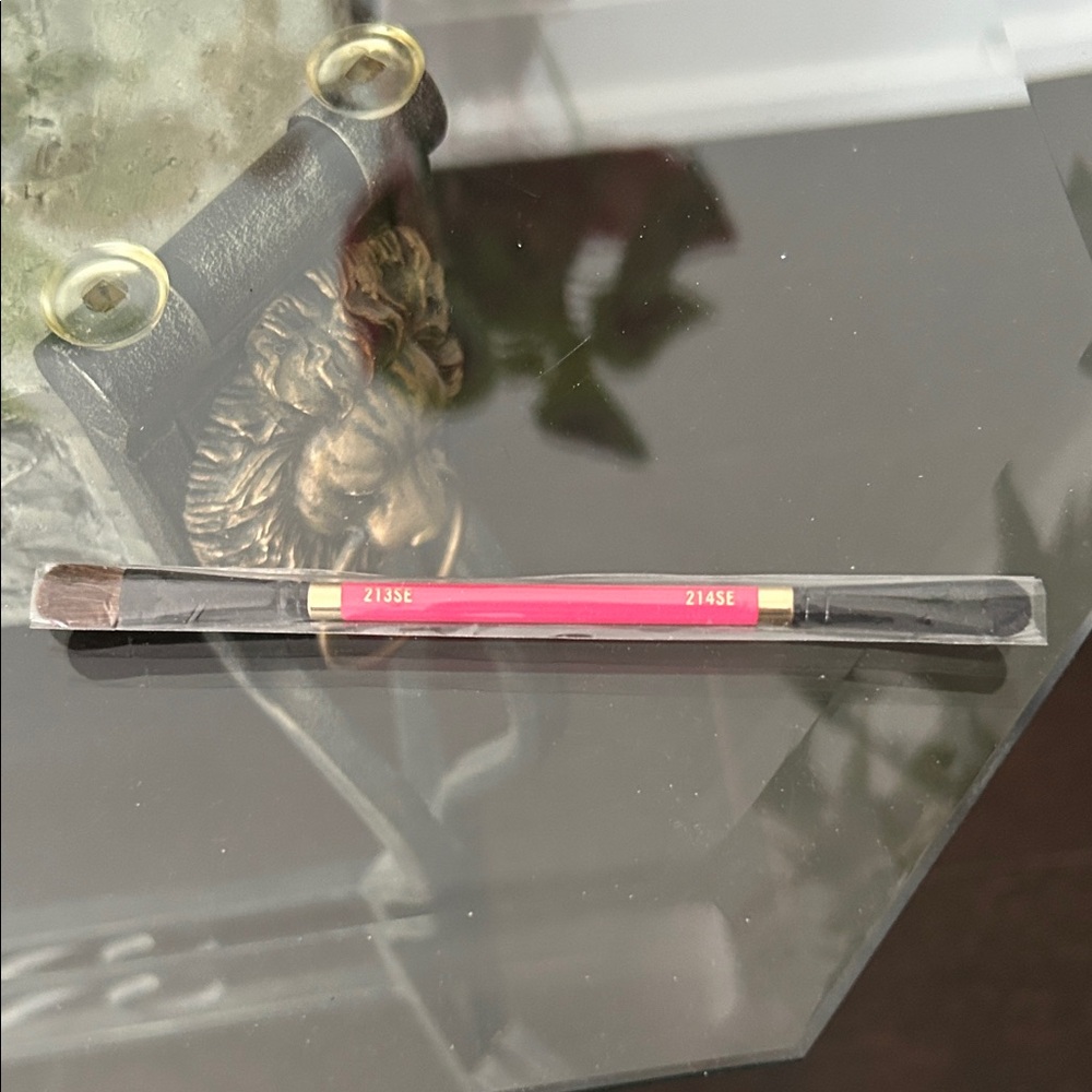 MAC Dual 213SE & 214SE Shader Brush - Special Edition